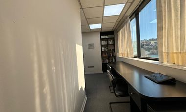 OFICINA DE 30M2 EN VALPARAÍSO A PASOS DE PLAZA SOTOMAYOR