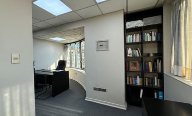 OFICINA DE 30M2 EN VALPARAÍSO A PASOS DE PLAZA SOTOMAYOR