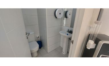 OFICINA LAS CONDES VISTA DESPEJADA