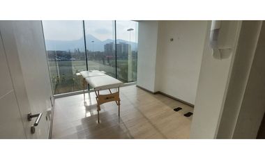 OFICINA LAS CONDES VISTA DESPEJADA