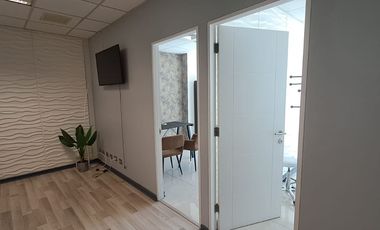 OFICINA LAS CONDES VISTA DESPEJADA