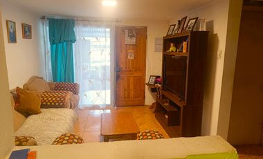 VENDO CASA  2D 1B UBICADA EN SECTOR DE PUEN ALTO