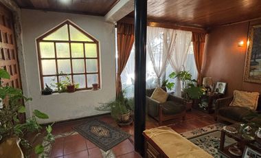 AMPLIA E ILUMINADA CASA EN VENTA