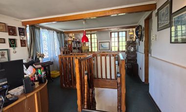 AMPLIA E ILUMINADA CASA EN VENTA