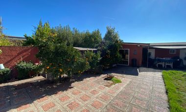 VENDO CASA MUY GRANDE EN CURICO