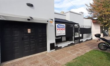 Casa 3 amb con Piscina- Reciclada- Santa Monica
