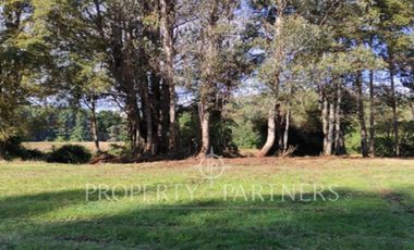 Terreno en venta con orilla al Estero Angachilla.