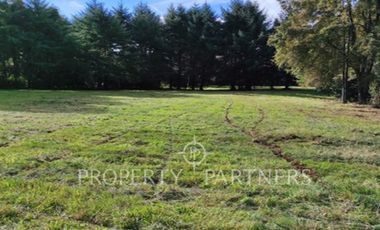 Terreno en venta con orilla al Estero Angachilla.