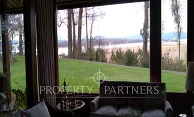Amplia casa en teja sur,exclusivo sector de Valdivia