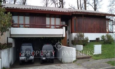Amplia casa en teja sur,exclusivo sector de Valdivia
