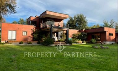 Hermosa casa en parcela, a quince minutos de  Valdivia