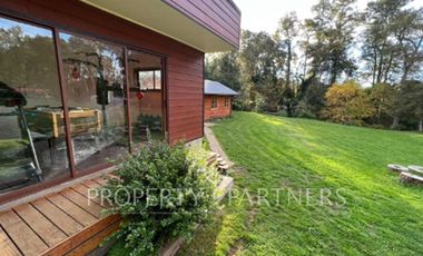 Hermosa casa en parcela, a quince minutos de  Valdivia