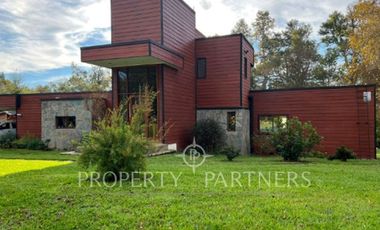 Hermosa casa en parcela, a quince minutos de  Valdivia