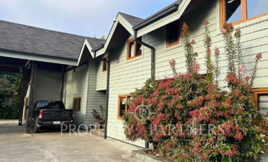 Gran casa a pasos del Club de Golf