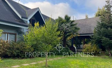 Gran casa a pasos del Club de Golf