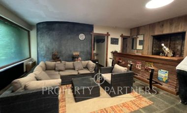 Gran casa a pasos del Club de Golf