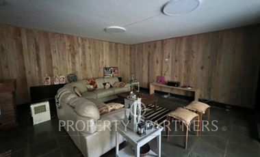 Gran casa a pasos del Club de Golf