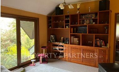 Gran casa a pasos del Club de Golf