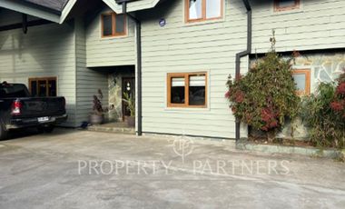 Gran casa a pasos del Club de Golf