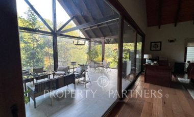 Gran casa a pasos del Club de Golf