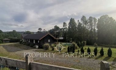 Estupenda casa en Condominio Santa Emilia, entrada norte de Valdivia.