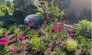 Hermosa Parcela con dos casas vista al Río