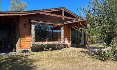 Hermosa Parcela con dos casas vista al Río
