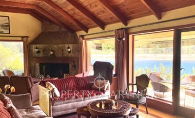 OPORTUNIDAD!!!  Gran Casa ubicada en la comuna de Los Lagos con vista panorámica al río