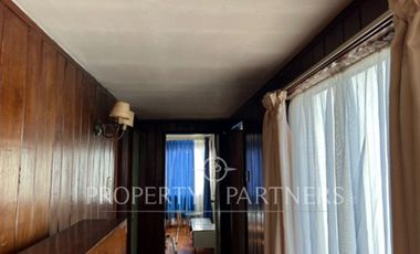 Terreno con casa en  excelente ubicación a pasos de Clínica Alemana