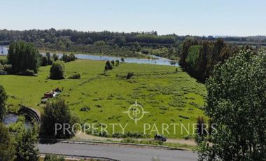 Hermoso terreno con orilla de río, sector Antilhue.