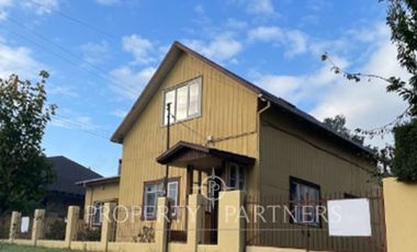 Oportunidad de Inversión. Gran sitio, con amplia casa habitable y excelente ubicación.