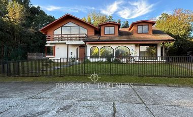 Se vende  preciosa casa en un condominio exclusivo de Valdivia (precio rebajado) Condominio Los Notros