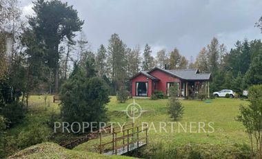 Parcela con casa en sector Cayumapu, distante a 17 km de Valdivia.
