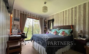 Parcela con casa en sector Cayumapu, distante a 17 km de Valdivia.