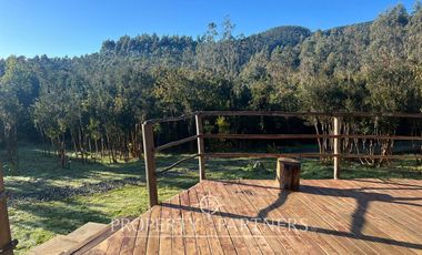 Terreno con insuperable vista  y construcciones a orilla de mar, en Huiro, Corral, Los Ríos.