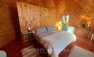 Terreno con insuperable vista  y construcciones a orilla de mar, en Huiro, Corral, Los Ríos.