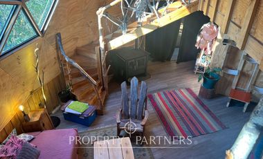 Terreno con insuperable vista  y construcciones a orilla de mar, en Huiro, Corral, Los Ríos.