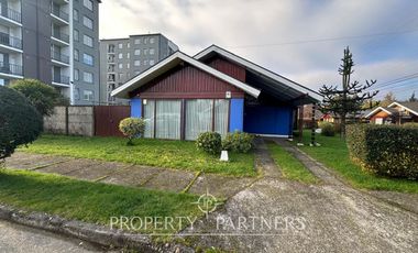 Se vende hermosa casa en sector Los Encinos salida Sur en  Valdivia