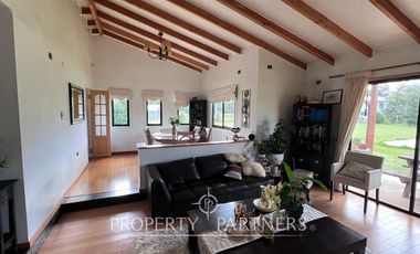 Hermosa Parcela con casa en Condominio sector Cayumapu