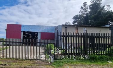 Terreno con 2 Galpones Grandes en Salida Sur de Valdivia