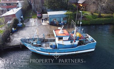 Propiedad Borde Río con Muelle de Hormigón Armado