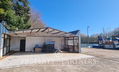 Propiedad Borde Río con Muelle de Hormigón Armado