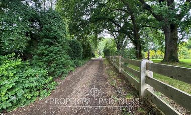 Terreno en condominio, con hermosa vista al Rio Angachilla