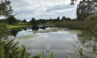 Terreno en condominio, con hermosa vista al Rio Angachilla