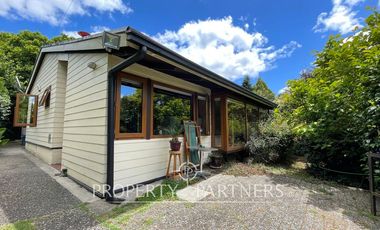 Hermosa casa en amplio terreno ubicado en Costanera de Valdivia
