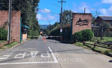 Gran oportunidad! 🌿 Exclusiva parcela  de 5000 m2  dentro de la ciudad ! Condominio Los Cisnes.