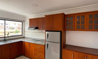 HERMOSO DEPARTAMENTO EN VENTA, SECTOR AV. PUMAPUNGO