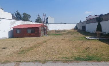 En venta terreno con edificio en San Andrés Cholula, Puebla.