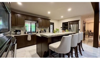 CASA EN VENTA COL. EL ROBLE, SAN NICOLAS DE LOS GARZA. NL