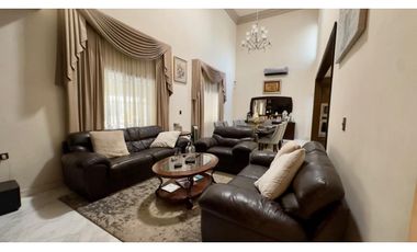 CASA EN VENTA COL. EL ROBLE, SAN NICOLAS DE LOS GARZA. NL